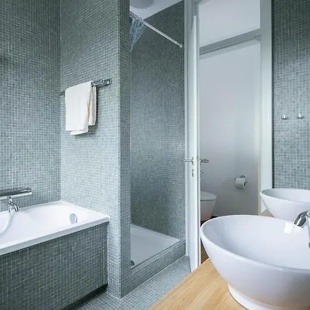 Apartment Beautiful Luxury With Terrace, Large Garden, Parking Space And Smart Tv