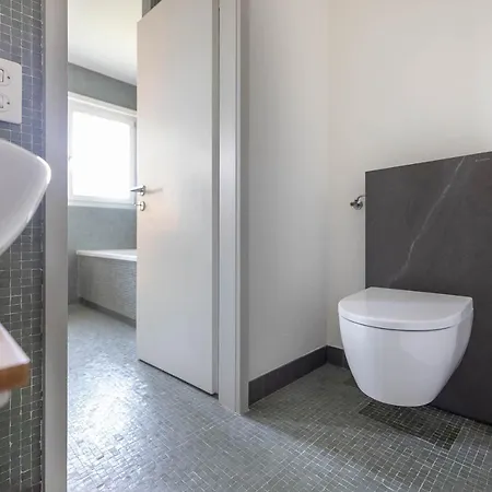 Beautiful Luxury With Terrace, Large Garden, Parking Space And Smart Tv *